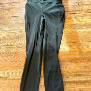 Size 0 hardly ever work lulu lemon 7:8 tights.